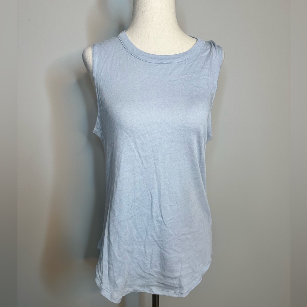 NWT sz M Chaser light blue sleeveless tank shirttail scoop neck soft
